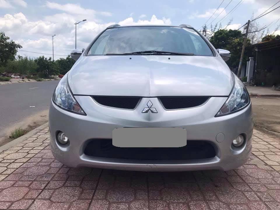 Mitsubishi Grandis 2007 - Cần ra đi em Grandis sinh năm 2007, số tự động, màu bạc