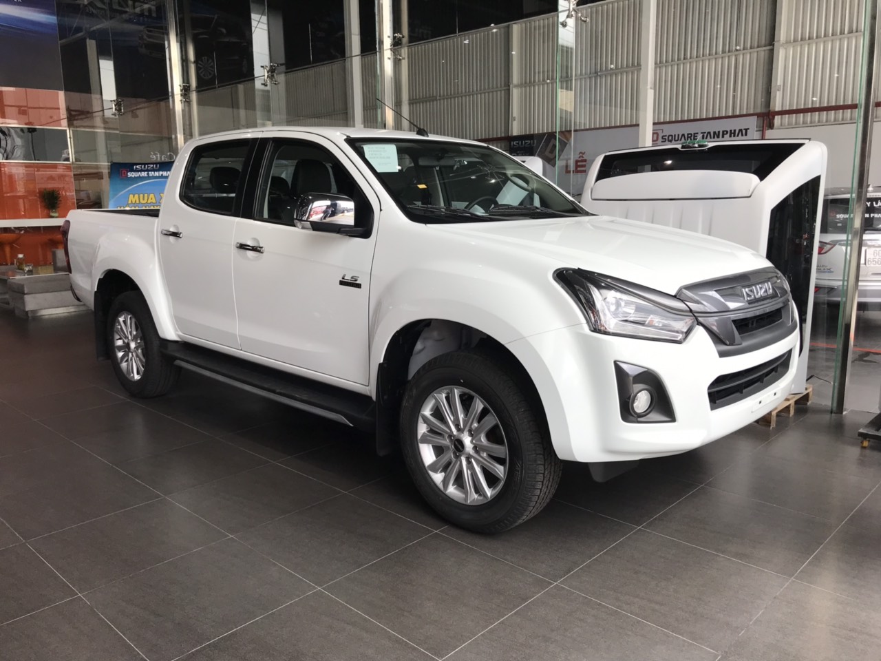 Isuzu Dmax 2019 - Isuzu D-Max 1.9 số sàn, máy dầu, nhập khẩu Thái Lan, camera hành trình