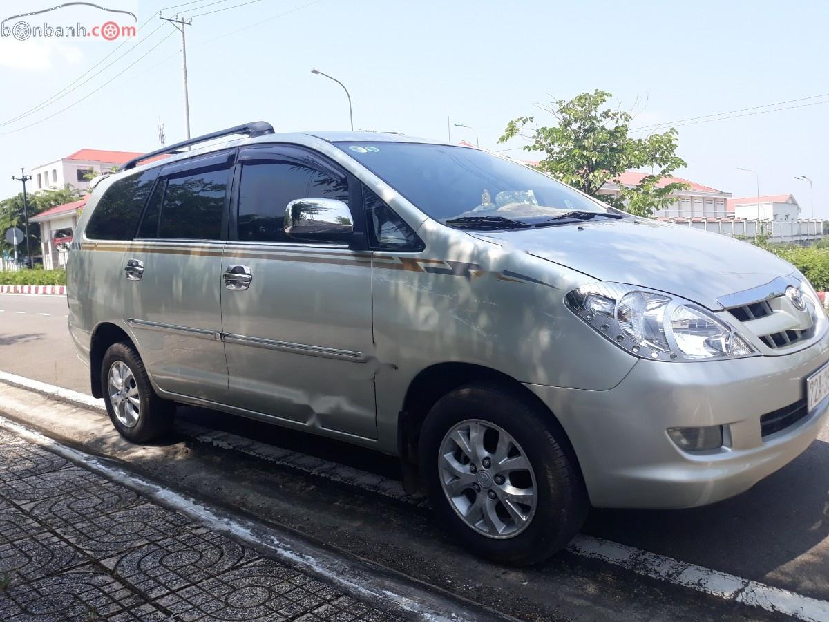 Toyota Innova G 2008 - Xe cũ Toyota Innova G năm 2008, màu bạc số sàn