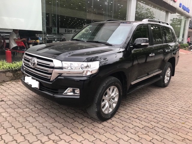 Toyota Land Cruiser 2016 - Bán Toyota Landcruiser VX 4.6V8 màu đen nội thất kem xe sản xuất 2016 đăng ký tên công ty cuối 2016, hóa đơn xuất cao