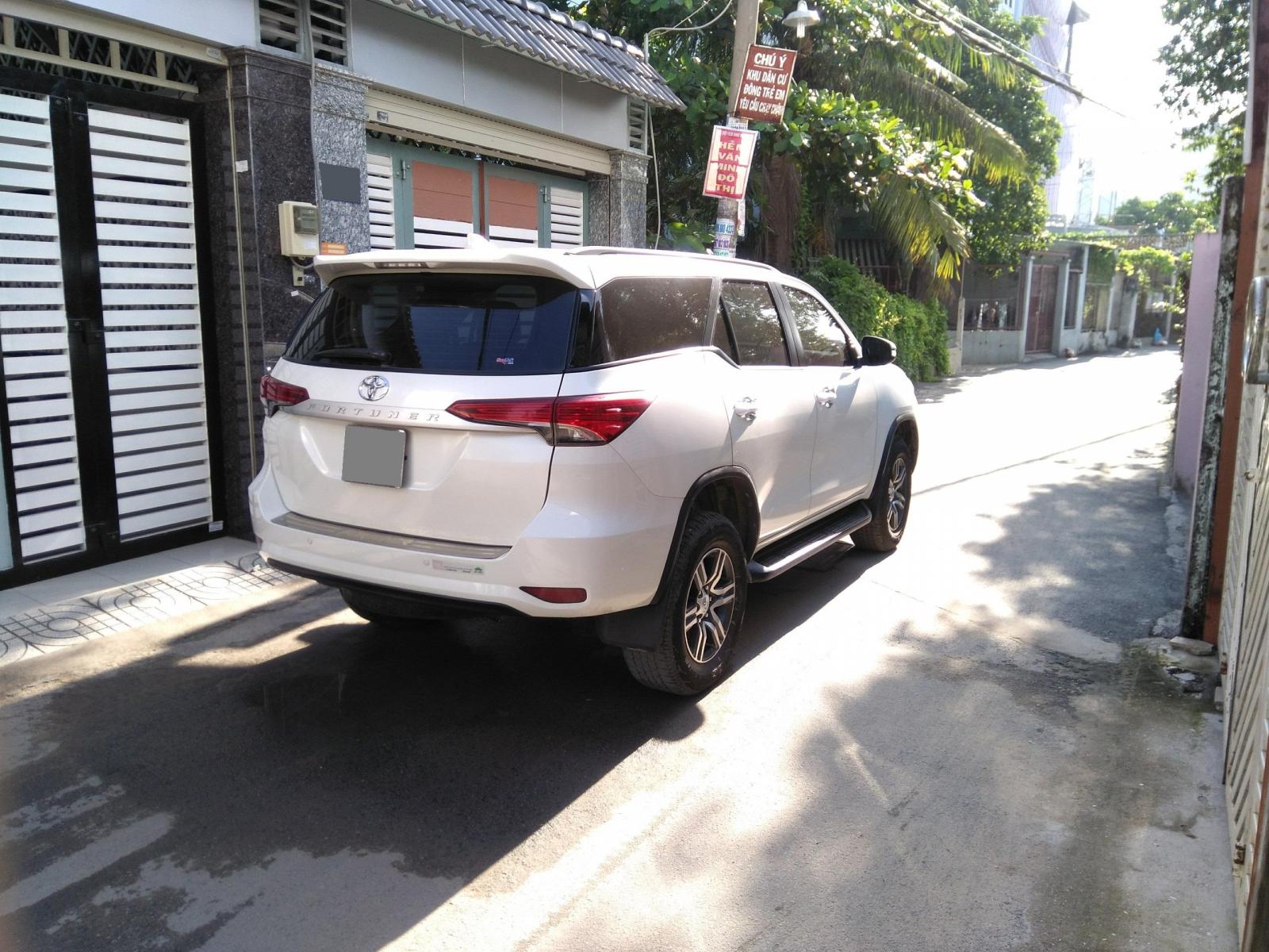 Toyota Fortuner 2017 - Bán Toyota Fortuner đời 2017, màu trắng