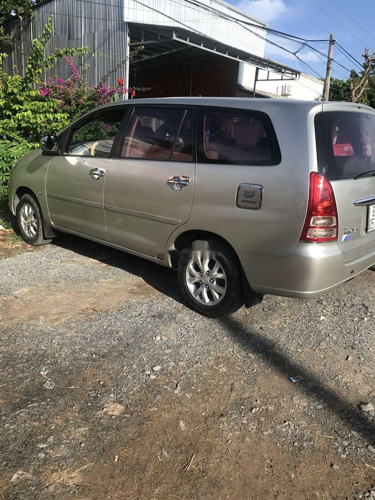 Toyota Innova 2007 - Bán xe Toyota Innova đời 2007 số sàn, giá chỉ 320 triệu