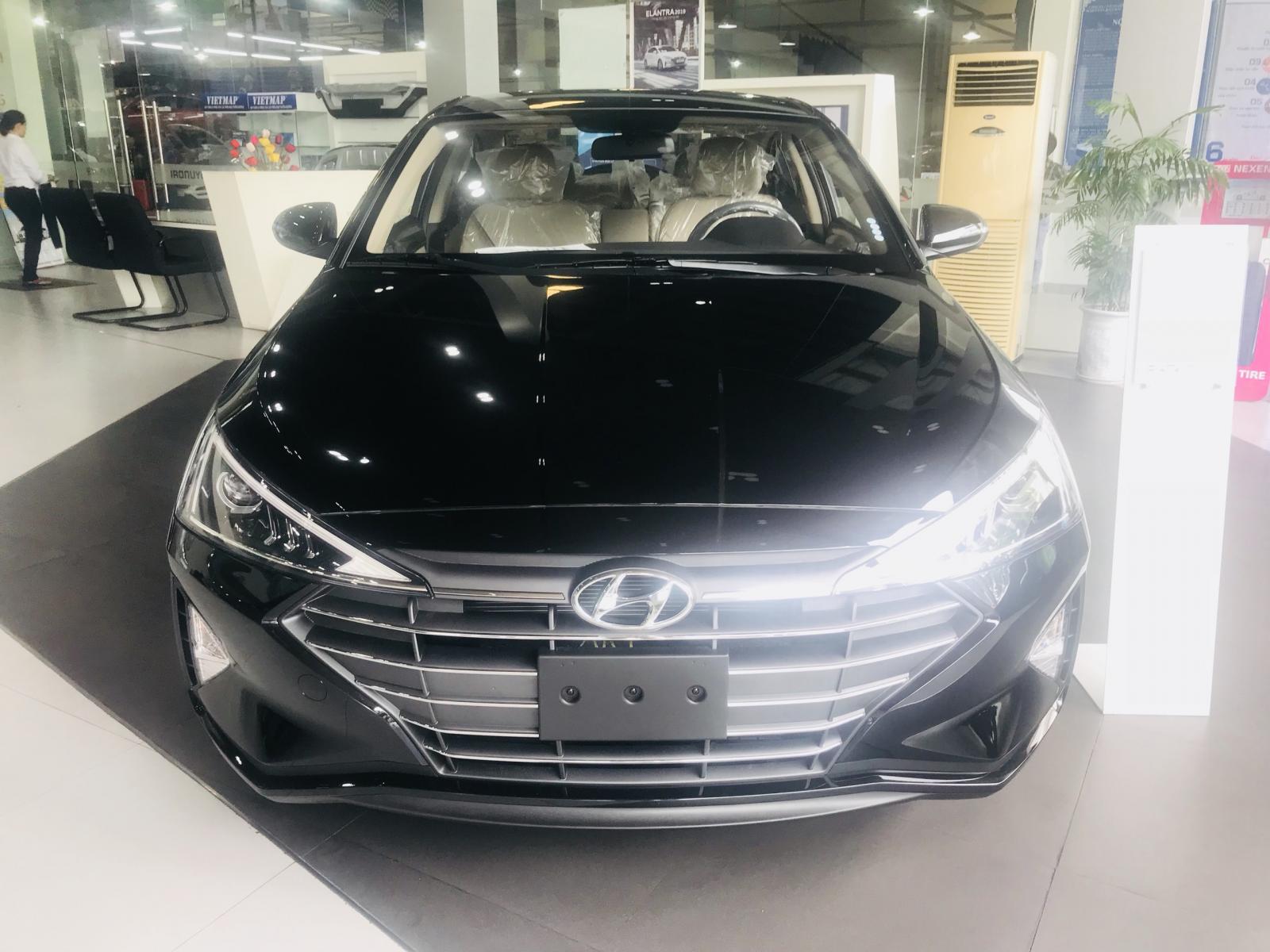 Hyundai Elantra 2019 - "Sốc" Hyundai Elantra 2019 khuyến mãi phụ kiện + giao xe ngay, hotline 0974 064 605