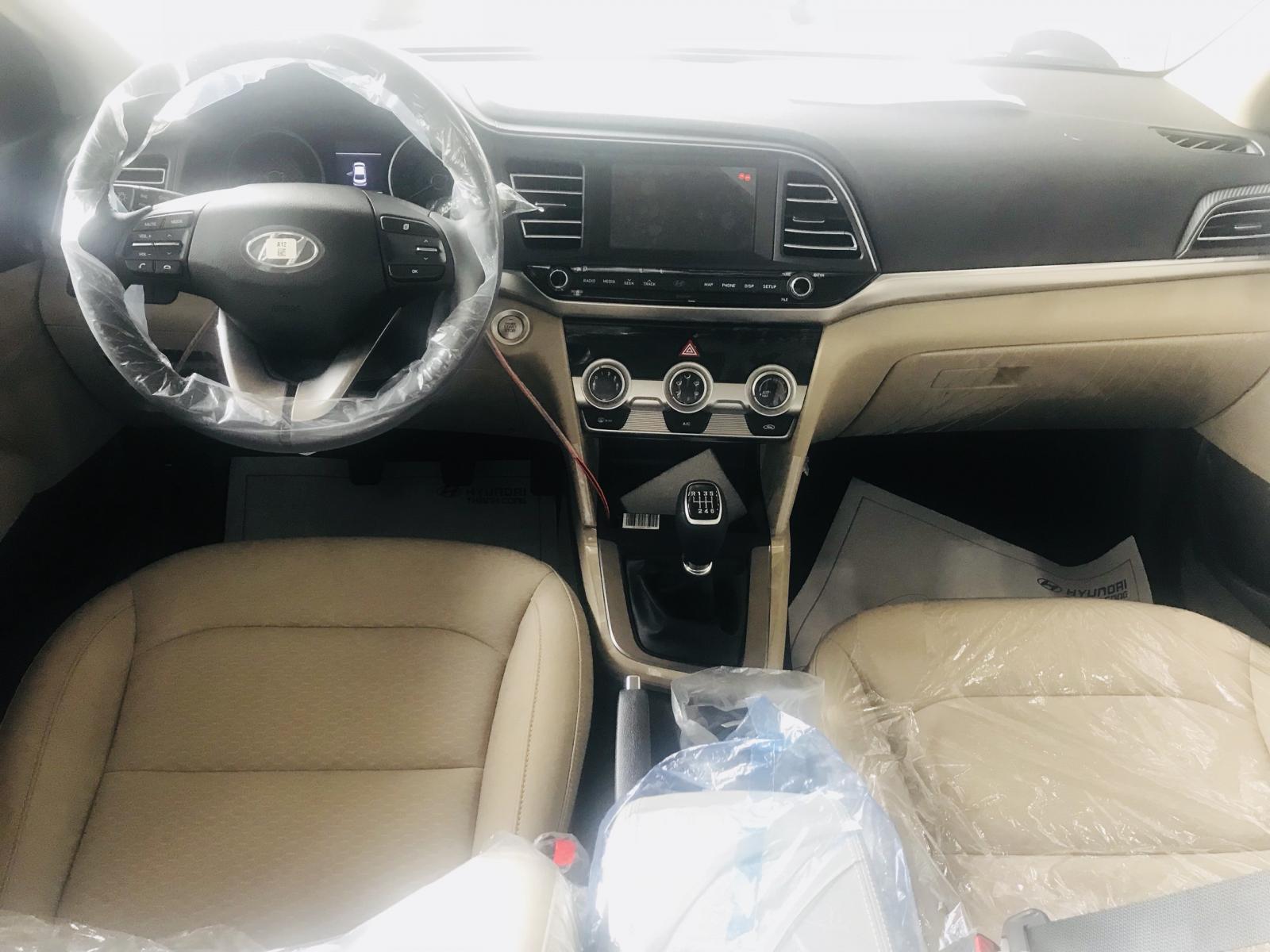 Hyundai Elantra 2019 - "Sốc" Hyundai Elantra 2019 khuyến mãi phụ kiện + giao xe ngay, hotline 0974 064 605