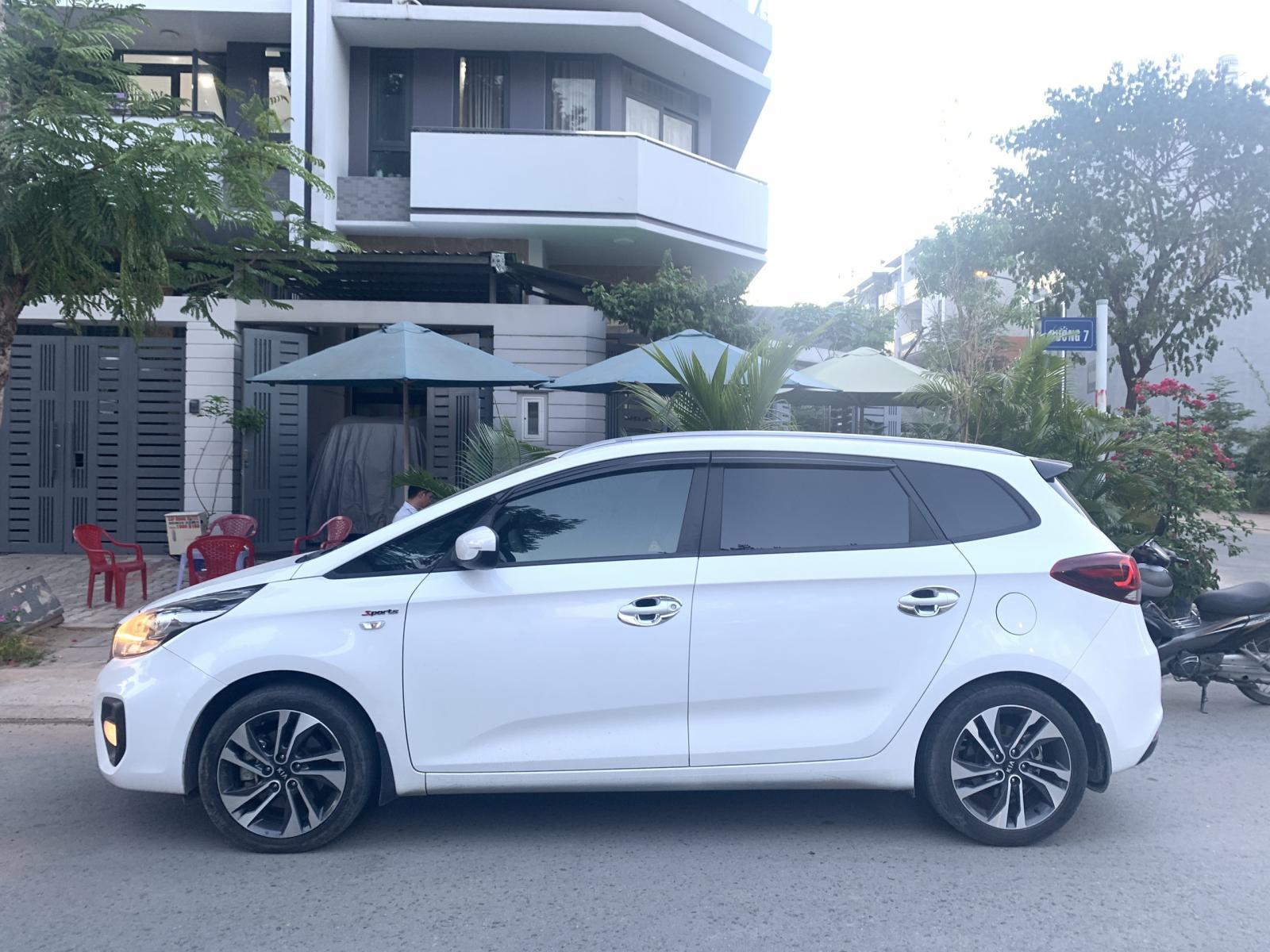 Kia Rondo   2018 - Chính chủ bán Rondo GMT 2018, màu trắng, đúng chất bao test, giá TL, hỗ trợ trả góp