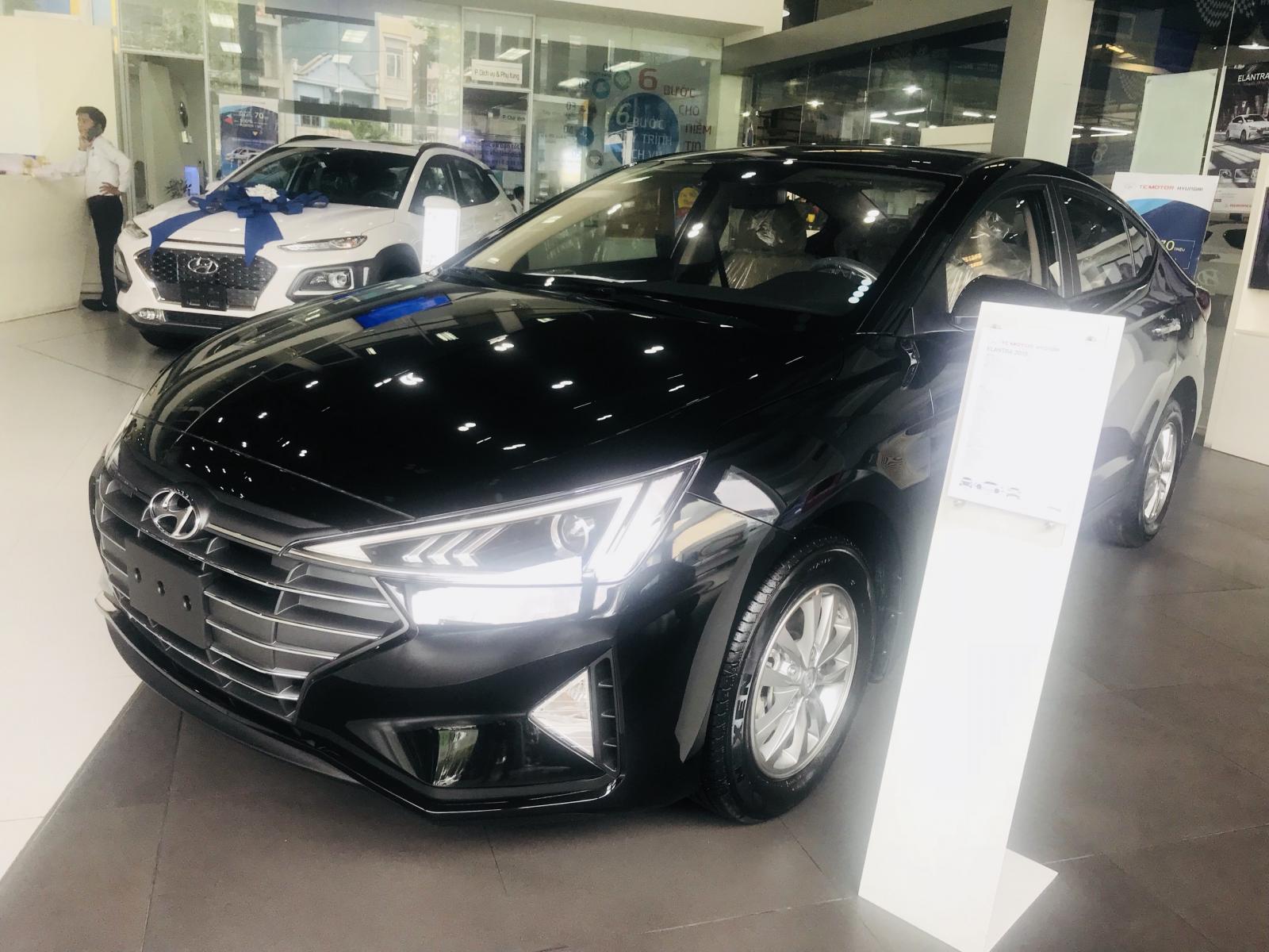 Hyundai Elantra 2019 - "Sốc" Hyundai Elantra 2019 khuyến mãi phụ kiện + giao xe ngay, hotline 0974 064 605