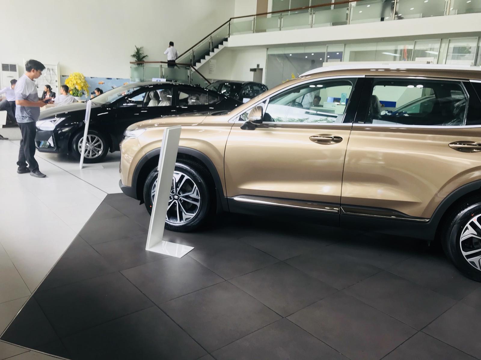 Hyundai Santa Fe 2019 - Giao xe ngay, khuyến mãi 30 triệu phụ kiện với Hyundai Santa Fe 2019, hotline 0974 064 605