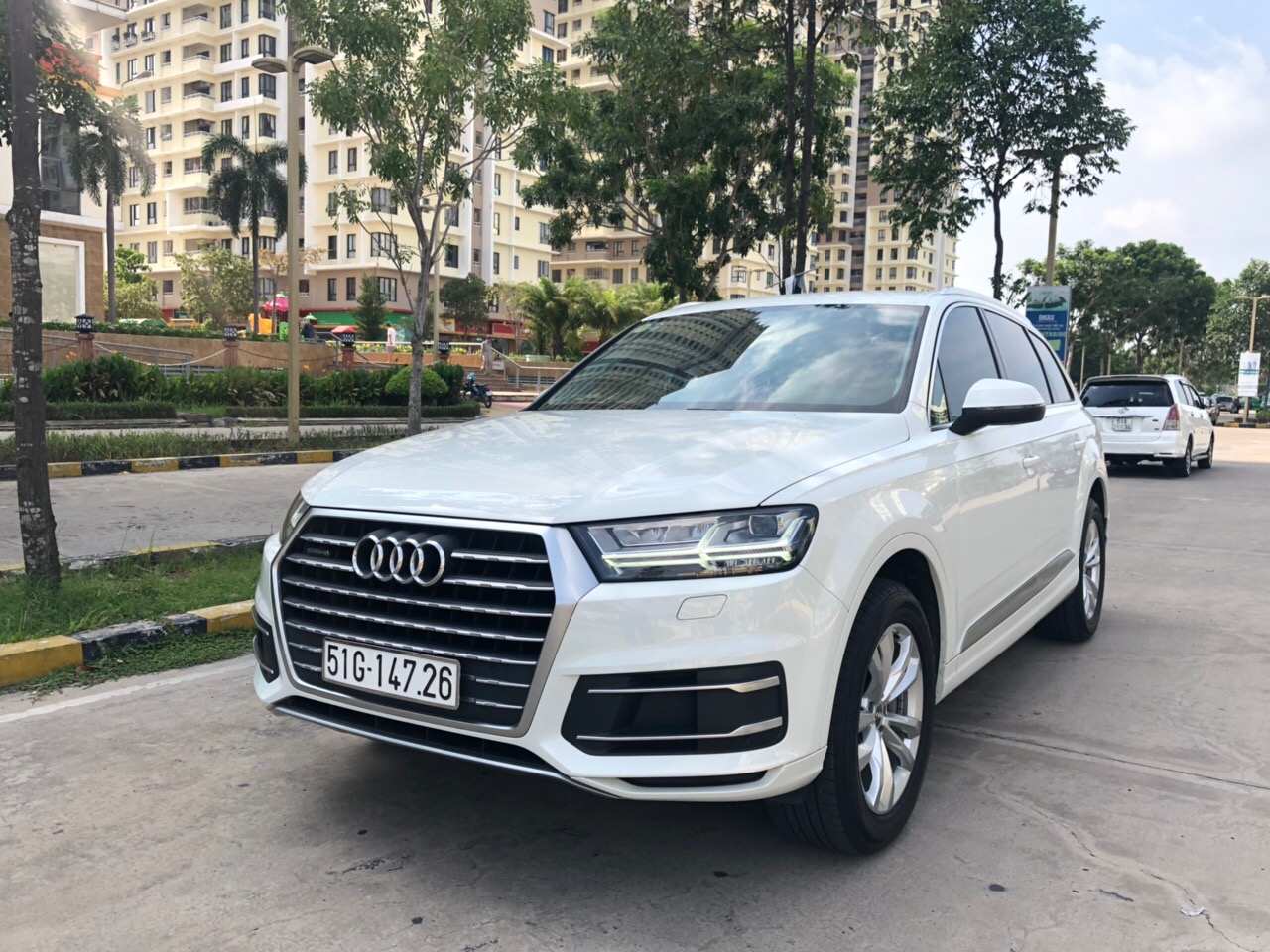 Audi Q7 2.0 TFSI 2017 - Bán ô tô Audi Q7 2.0 TFSI sản xuất 2017, màu trắng, nhập khẩu nguyên chiếc