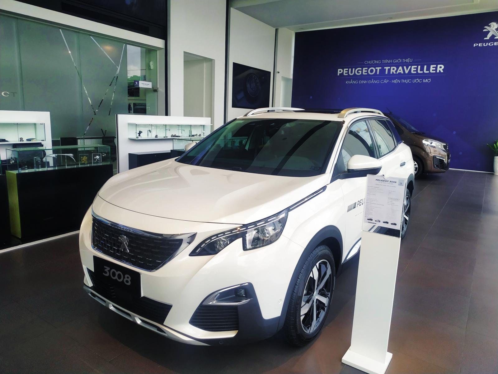 Peugeot 5008 2019 - Cần bán xe Peugeot 5008 1.6AT đời 2019 new 100%, màu trắng, giá chỉ 1 tỷ 349 triệu đồng