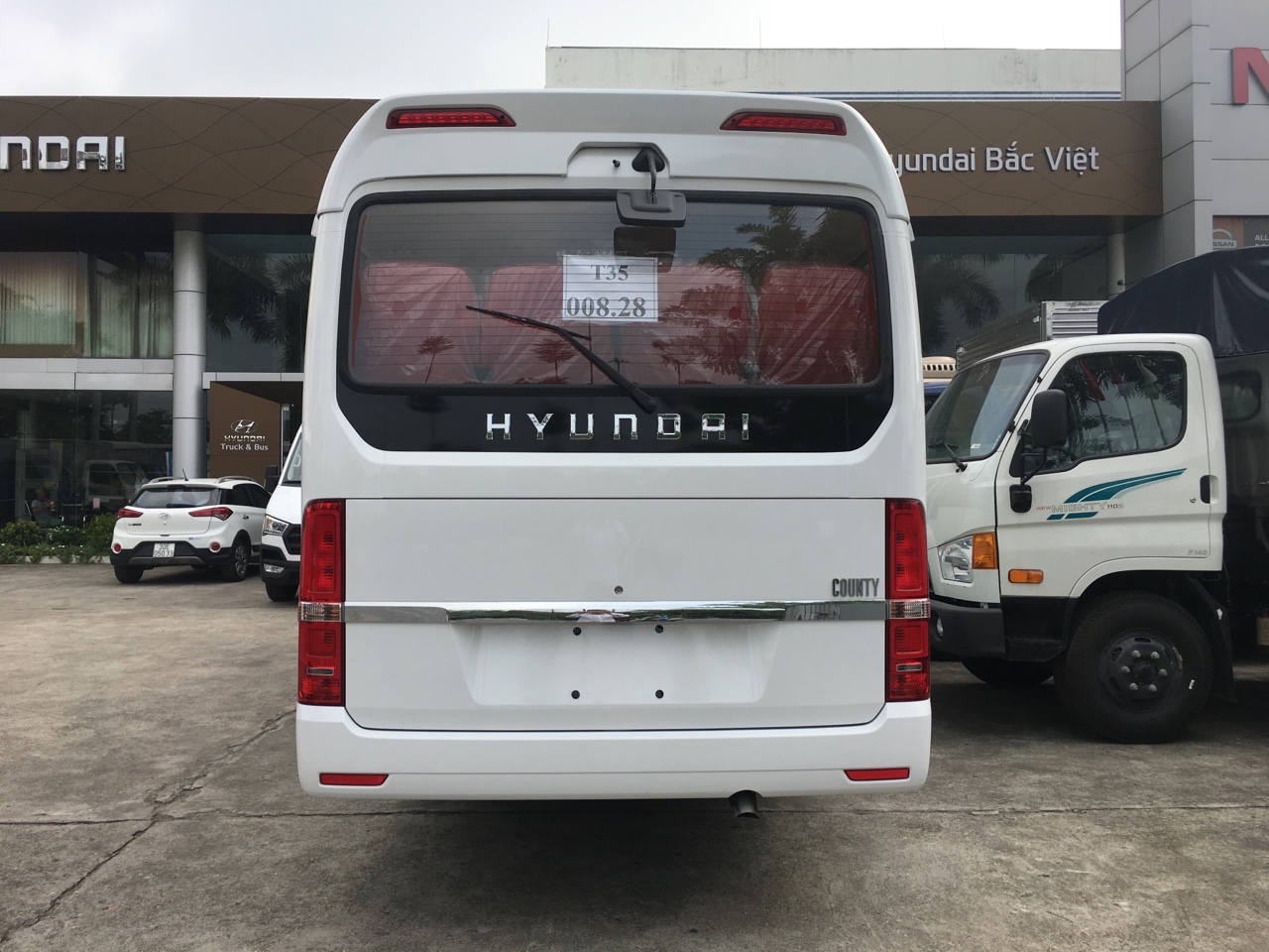 Hyundai County   2019 - Bán Hyundai County 29 chỗ nhập khẩu Limousine thân dài