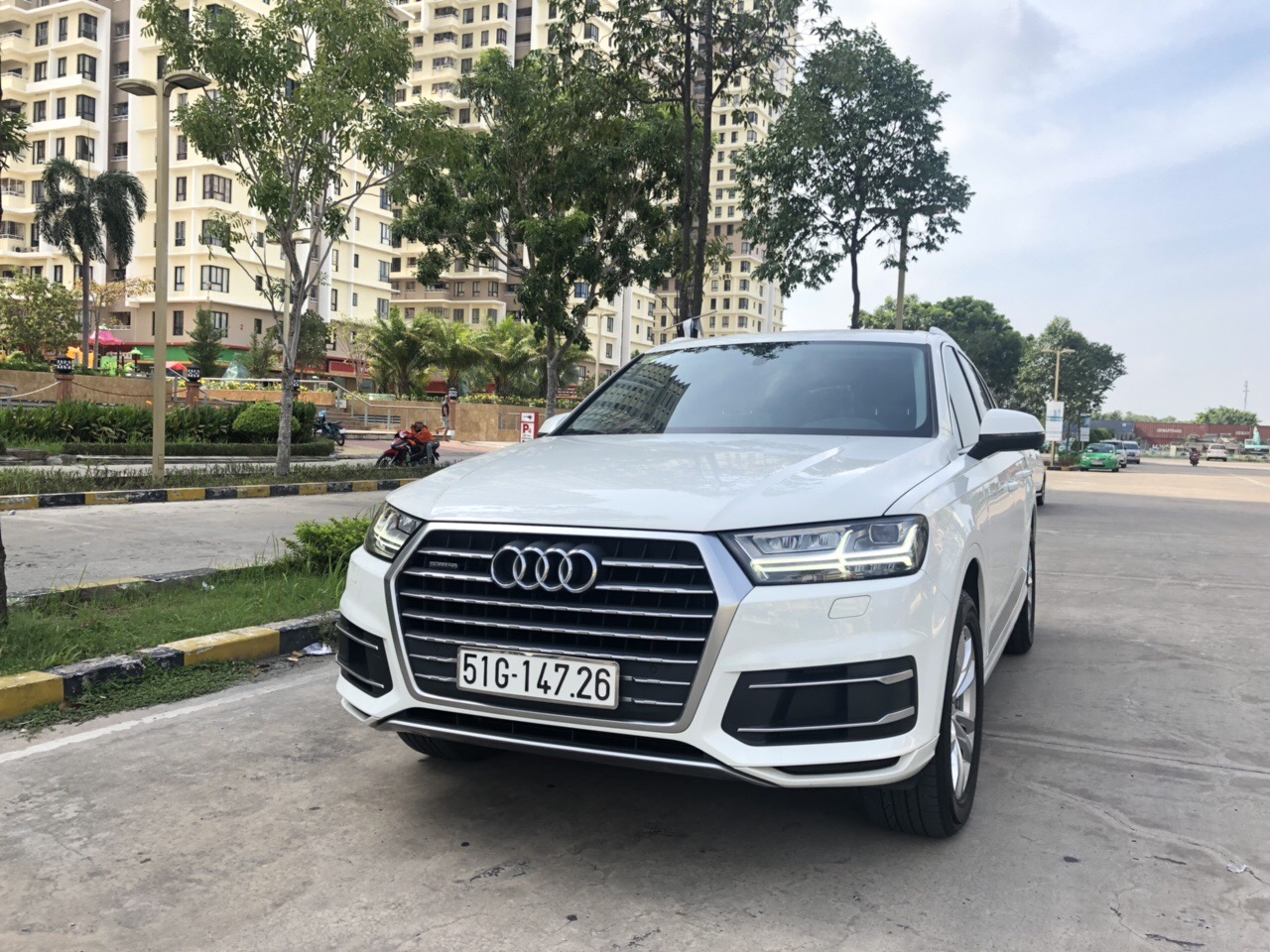 Audi Q7 2.0 TFSI 2017 - Bán ô tô Audi Q7 2.0 TFSI sản xuất 2017, màu trắng, nhập khẩu nguyên chiếc