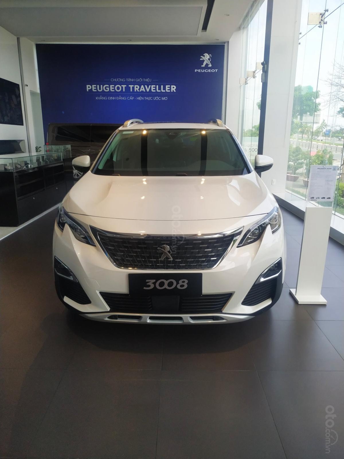 Peugeot 3008 2019 - Bán Peugeot 3008 1.6AT sản xuất 2019, màu trắng nhập khẩu, giá chỉ 1 tỷ 199 triệu đồng