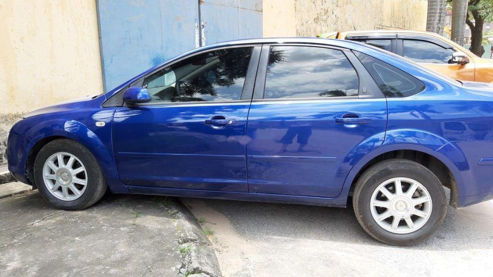 Ford Focus 2006 - Bán Ford Focus năm sản xuất 2006, màu xanh lam xe gia đình