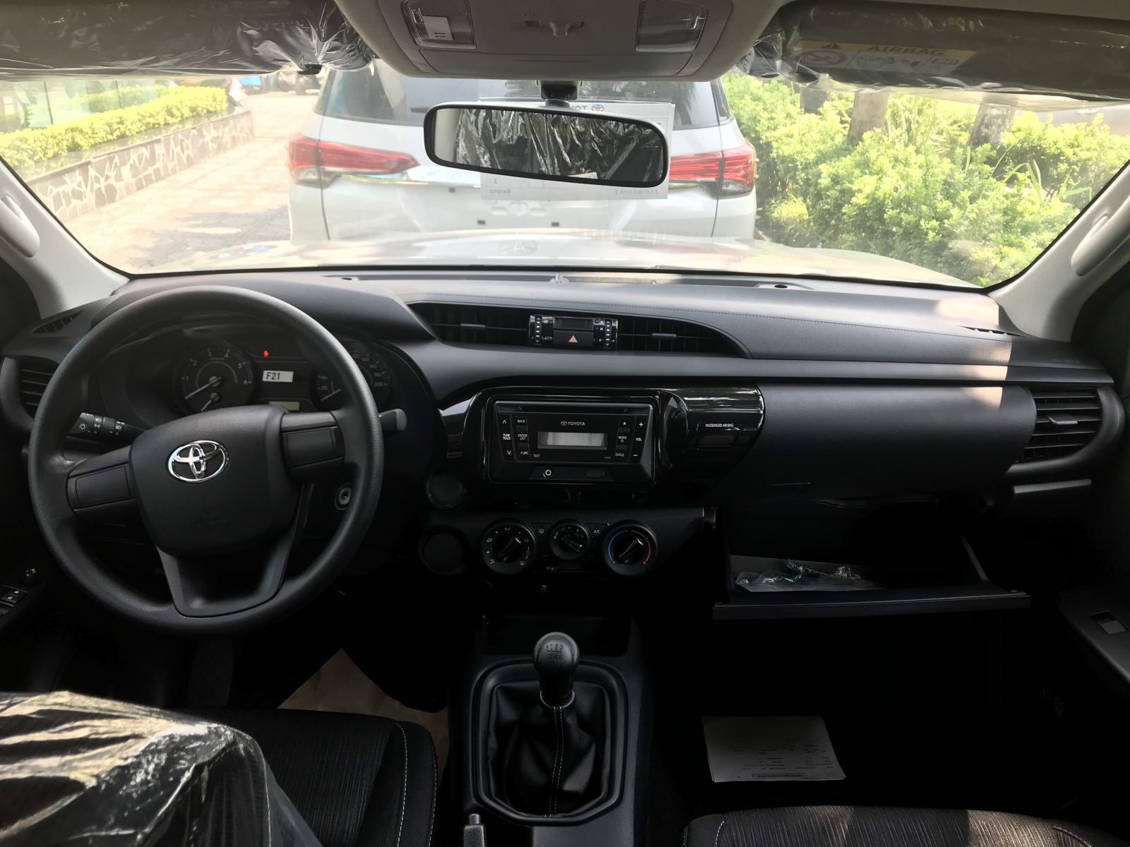 Toyota Hilux E 2019 - Mua bán Toyota Hilux giá rẻ nhất, giảm ngay tiền mặt, tặng phụ kiện, hỗ trợ trả góp 80%, LH: 097 698 7767