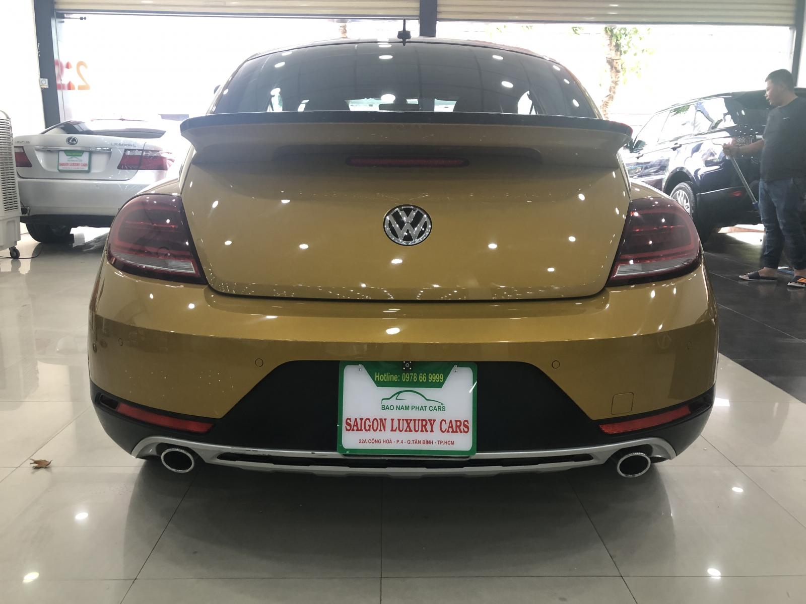 Volkswagen Beetle 2017 - Bán Volkswagen Beetle Dune năm sản xuất 2017, màu vàng, nhập khẩu