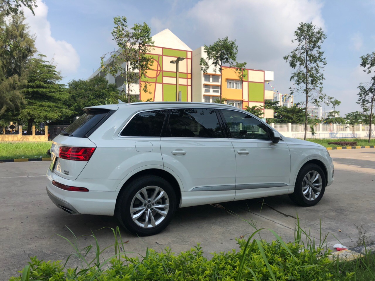 Audi Q7 2.0 TFSI 2017 - Bán ô tô Audi Q7 2.0 TFSI sản xuất 2017, màu trắng, nhập khẩu nguyên chiếc