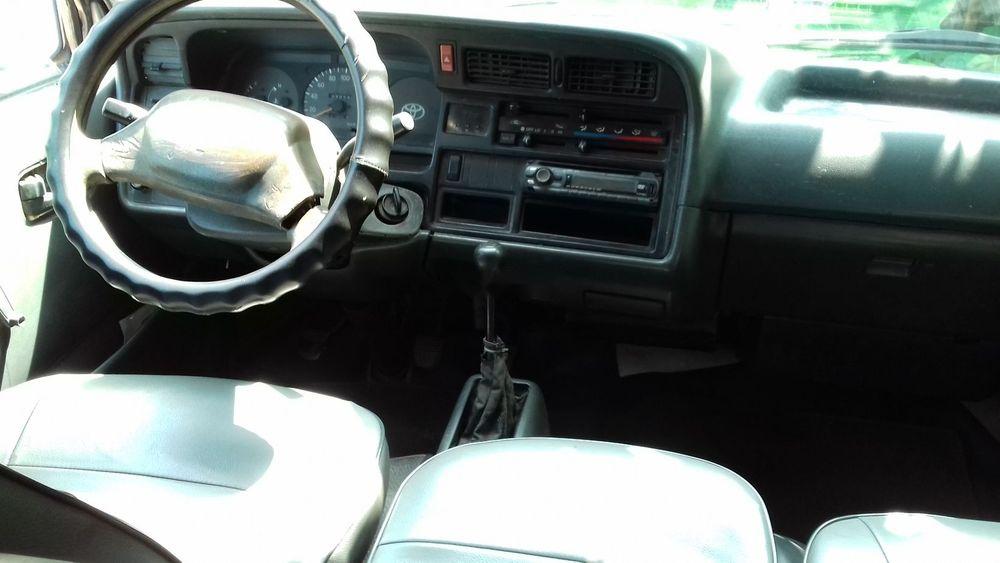 Toyota Hiace 2001 - Bán xe Toyota Hiace sản xuất năm 2001, máy êm