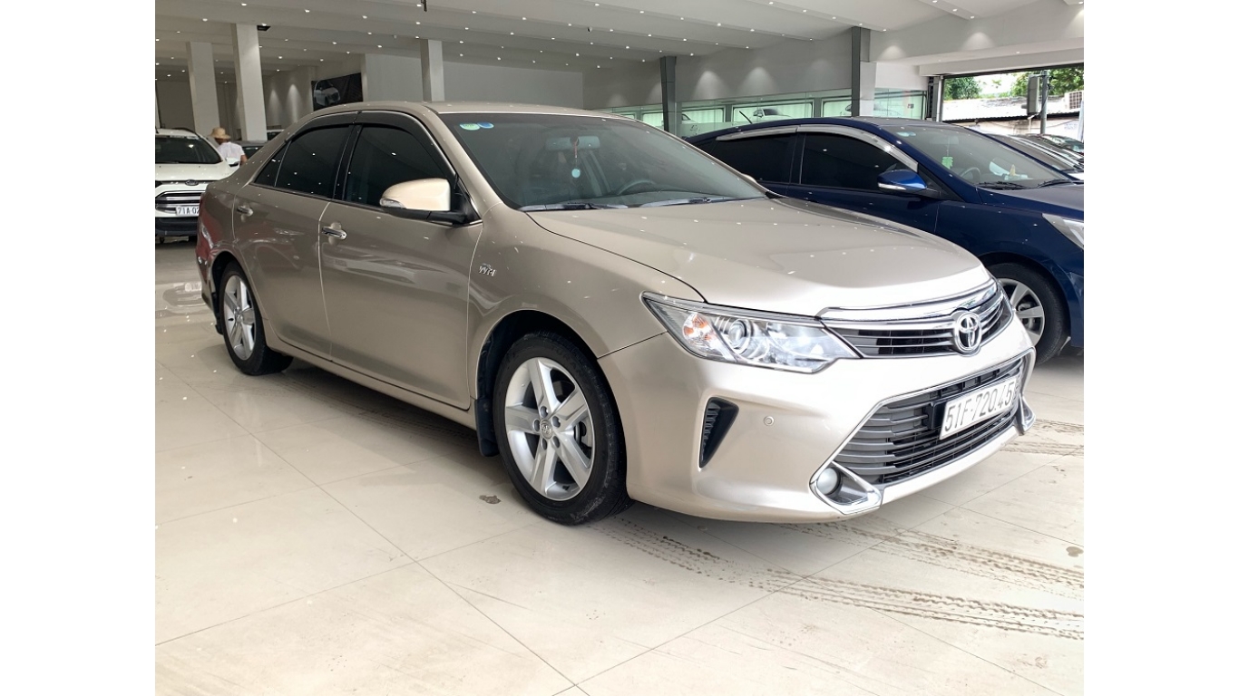 Toyota Camry 2.5Q 2016 - Cần bán Toyota Camry 2.5Q đời 2016 màu nâu vàng, trả trước chỉ từ 285tr, hotline: 0985.190491 (Ngọc)