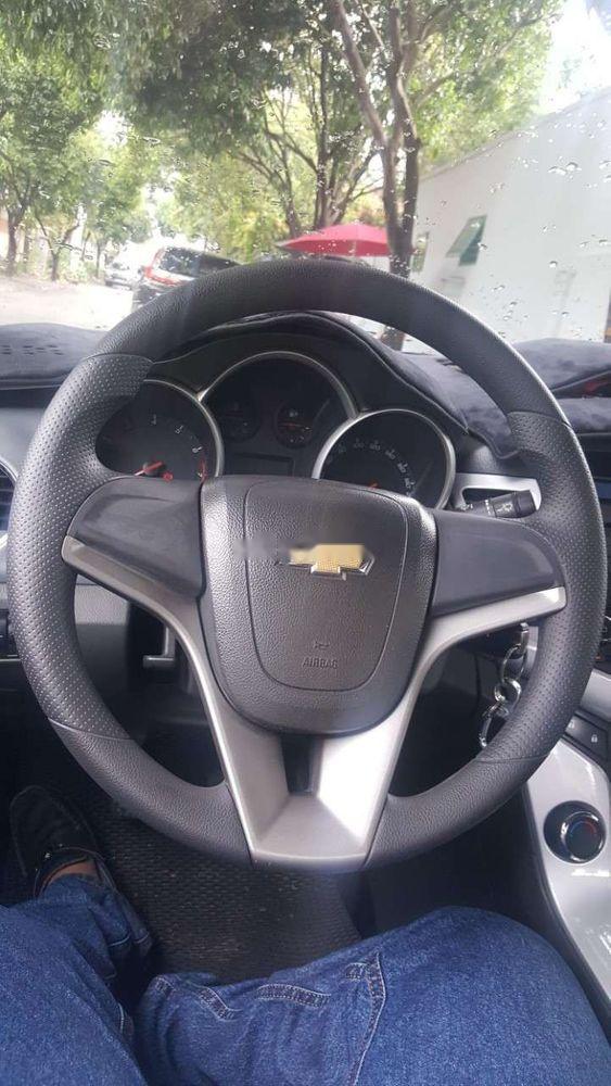 Chevrolet Cruze 2011 - Chính chủ bán xe Chevrolet Cruze 2011, màu trắng