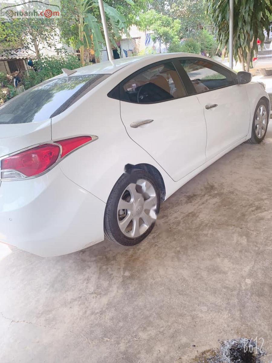 Hyundai Avante 2010 - Bán Hyundai Avante M16 GDi 1.6 AT 2010, màu trắng, nhập khẩu