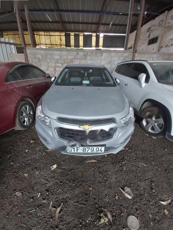 Chevrolet Cruze LT 1.6L 2017 - Bán Chevrolet Cruze LT 1.6L năm sản xuất 2017, màu bạc