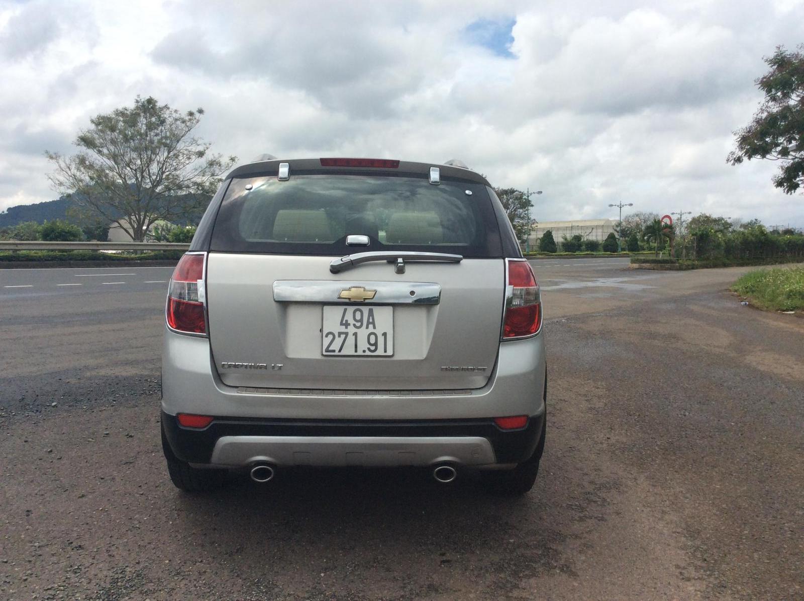 Chevrolet Captiva 2008 - Cần bán Chevrolet Captiva 2008, màu bạc xe gia đình, giá chỉ 280 triệu