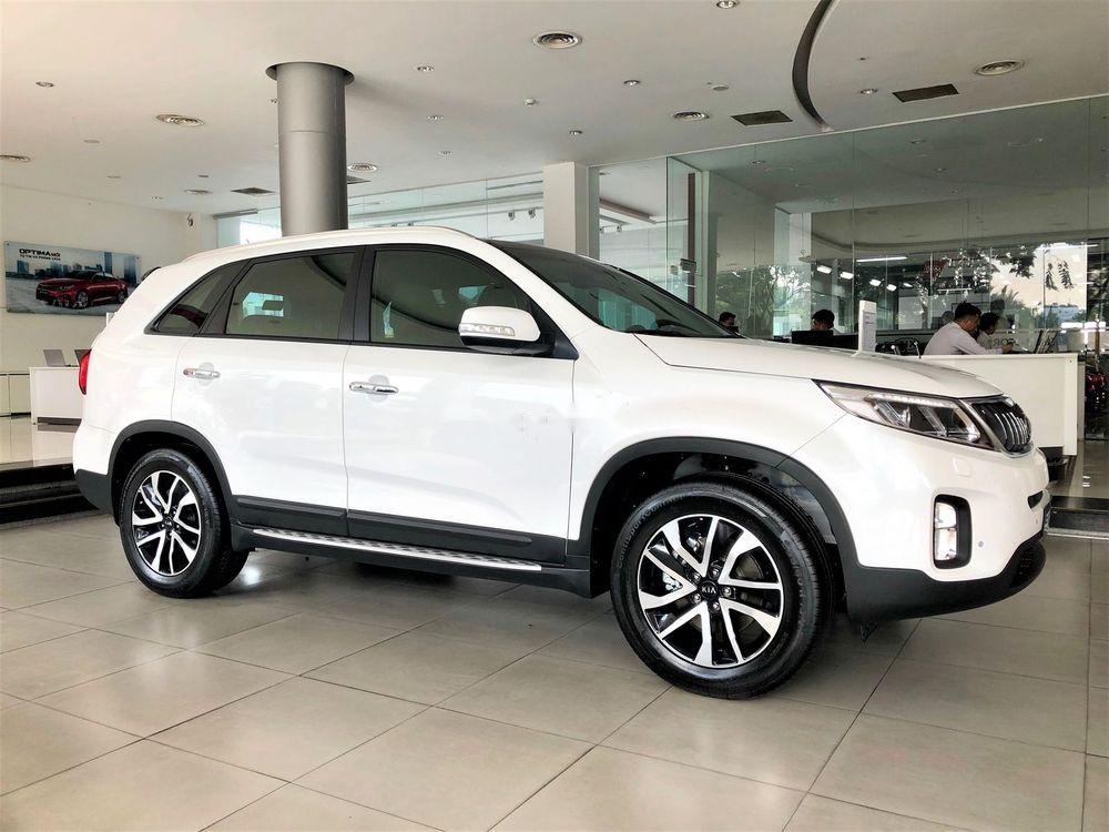 Kia Sorento 2.4 GAT Deluxe 2019 - Bán xe Kia Sorento năm sản xuất 2019, màu trắng, nhập khẩu