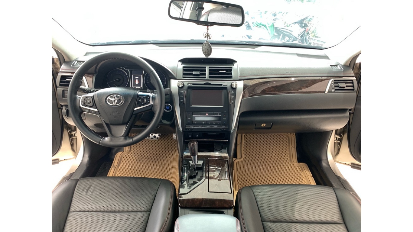 Toyota Camry 2.5Q 2016 - Cần bán Toyota Camry 2.5Q đời 2016 màu nâu vàng, trả trước chỉ từ 285tr, hotline: 0985.190491 (Ngọc)