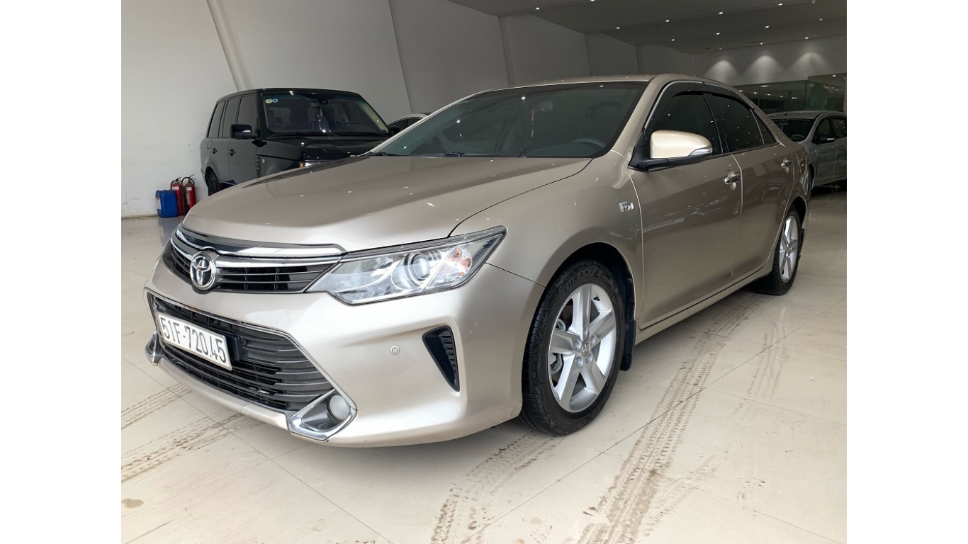 Toyota Camry 2.5Q 2016 - Cần bán Toyota Camry 2.5Q đời 2016 màu nâu vàng, trả trước chỉ từ 285tr, hotline: 0985.190491 (Ngọc)