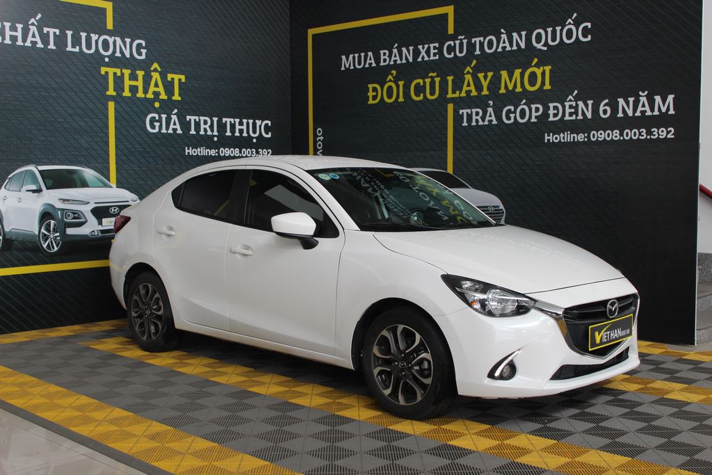 Mazda 2 1.5AT 2017 - Cần bán xe Mazda 2 1.5AT đời 2017, màu trắng