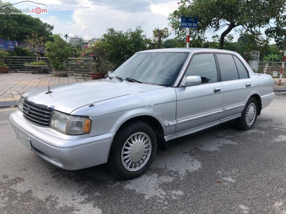 Toyota Crown 1995 - Bán Toyota Crown RoyalSaloon 3.0 đời 1995, màu bạc, xe nhập