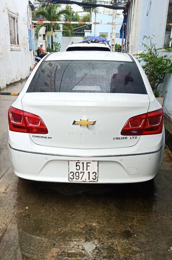 Chevrolet Cruze LTZ 2016 - Gia đình bán xe Chevrolet Cruze đời 2016, màu trắng