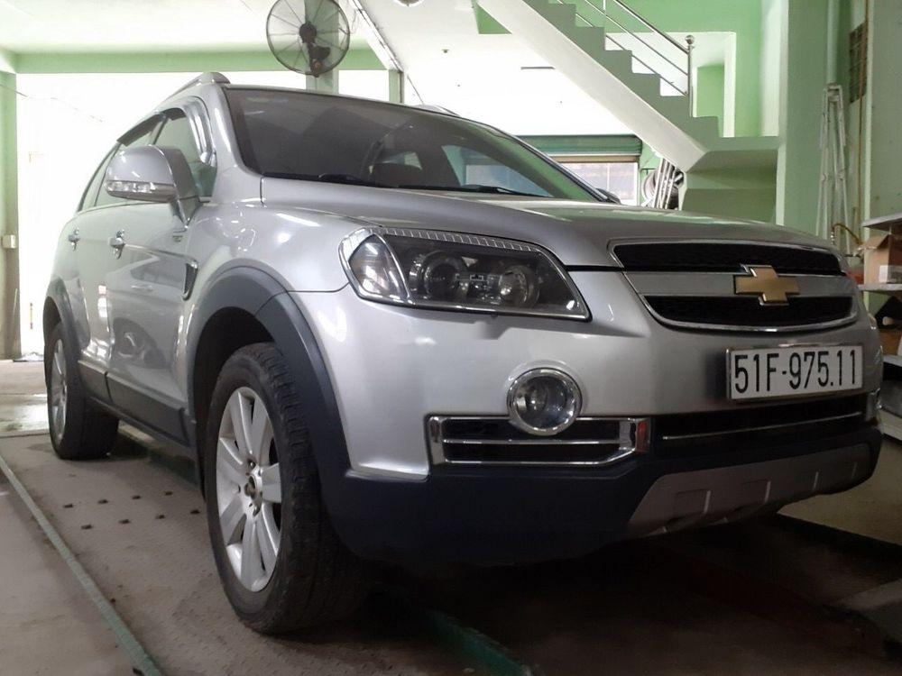 Chevrolet Captiva   Maxx  2010 - Bán Chevrolet Captiva Maxx đời 2010, màu bạc số tự động, giá chỉ 345 triệu