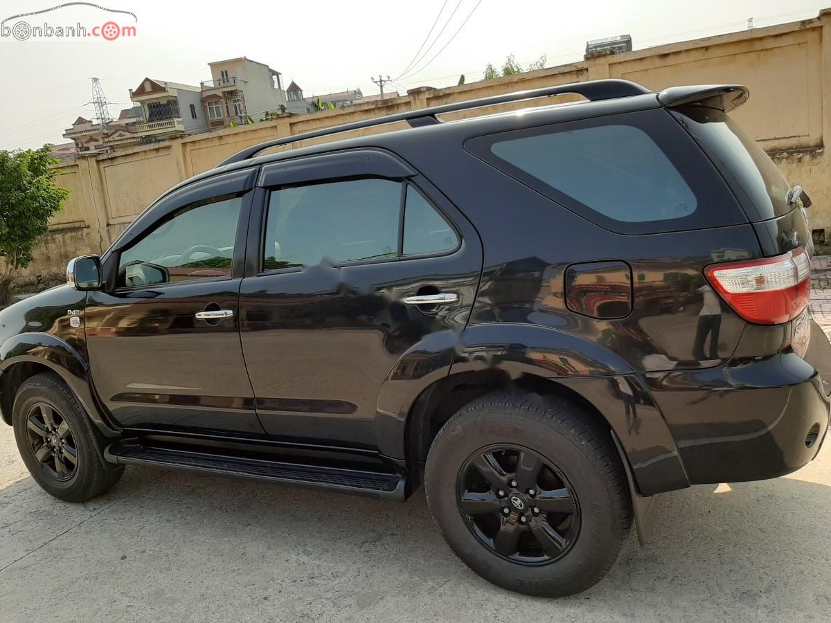 Toyota Fortuner 2010 - Bán Toyota Fortuner 2.5G sản xuất năm 2010, màu đen, xe gia đình