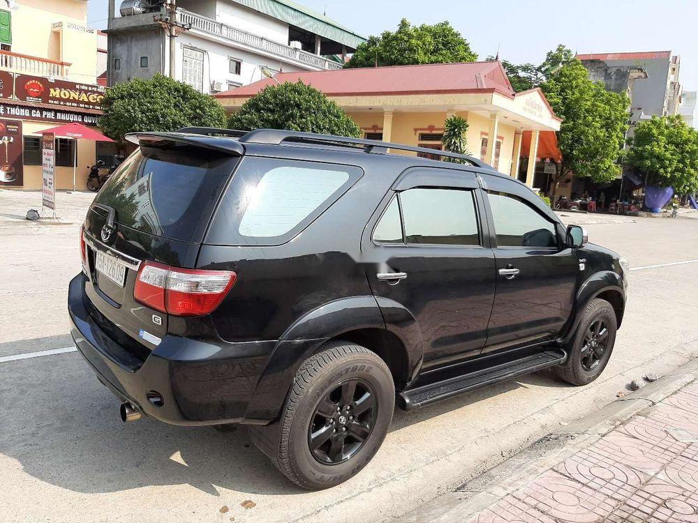 Toyota Fortuner 2010 - Gia đình bán Toyota Fortuner 2010, màu đen