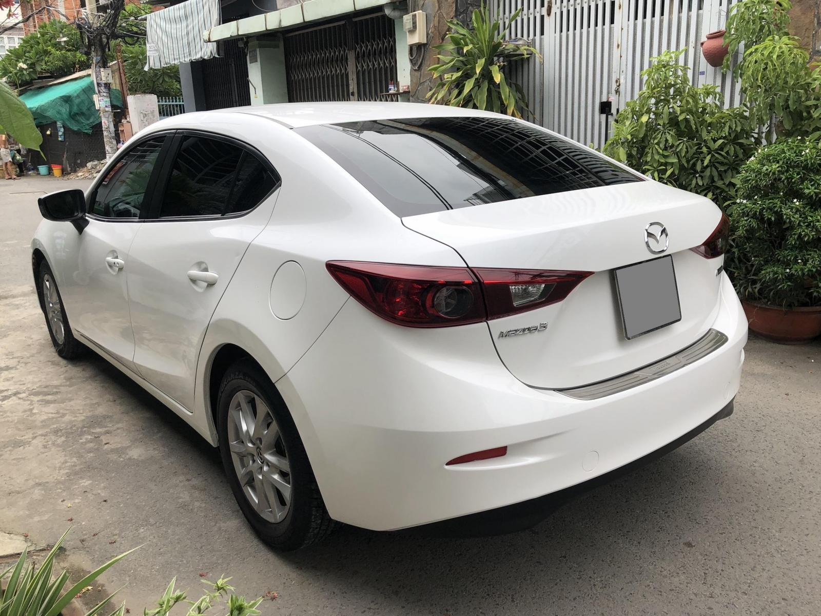 Mazda 3 2018 - Mình bán Mazda 3 tự động 2018, màu trắng, bản full rất ít đi