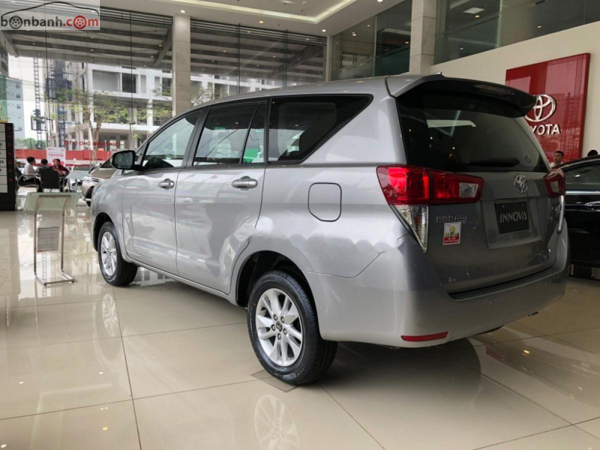 Toyota Innova 2019 - Bán xe Toyota Innova 2.0E sản xuất 2019, màu trắng