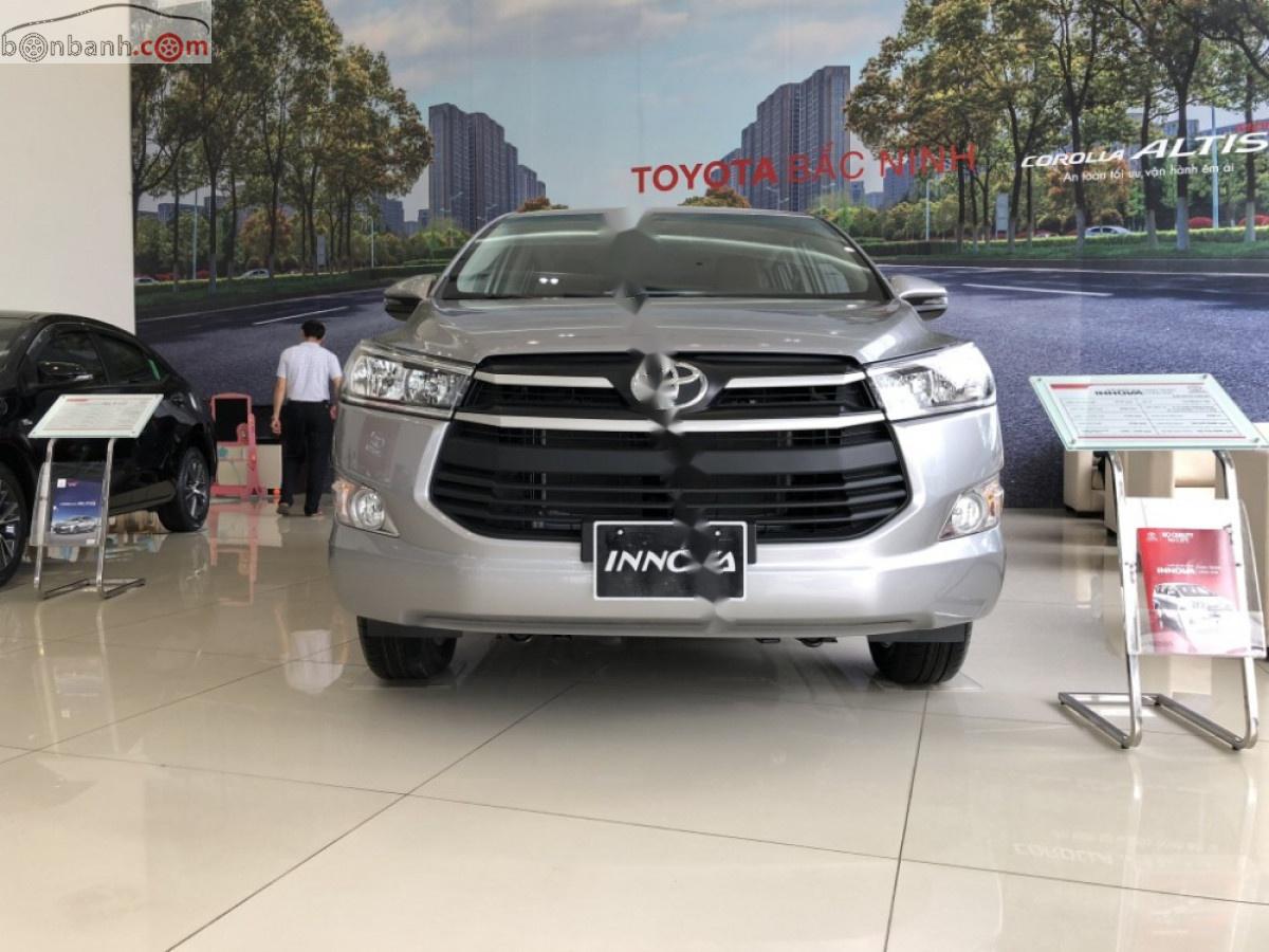 Toyota Innova 2019 - Bán xe Toyota Innova 2.0E sản xuất 2019, màu trắng