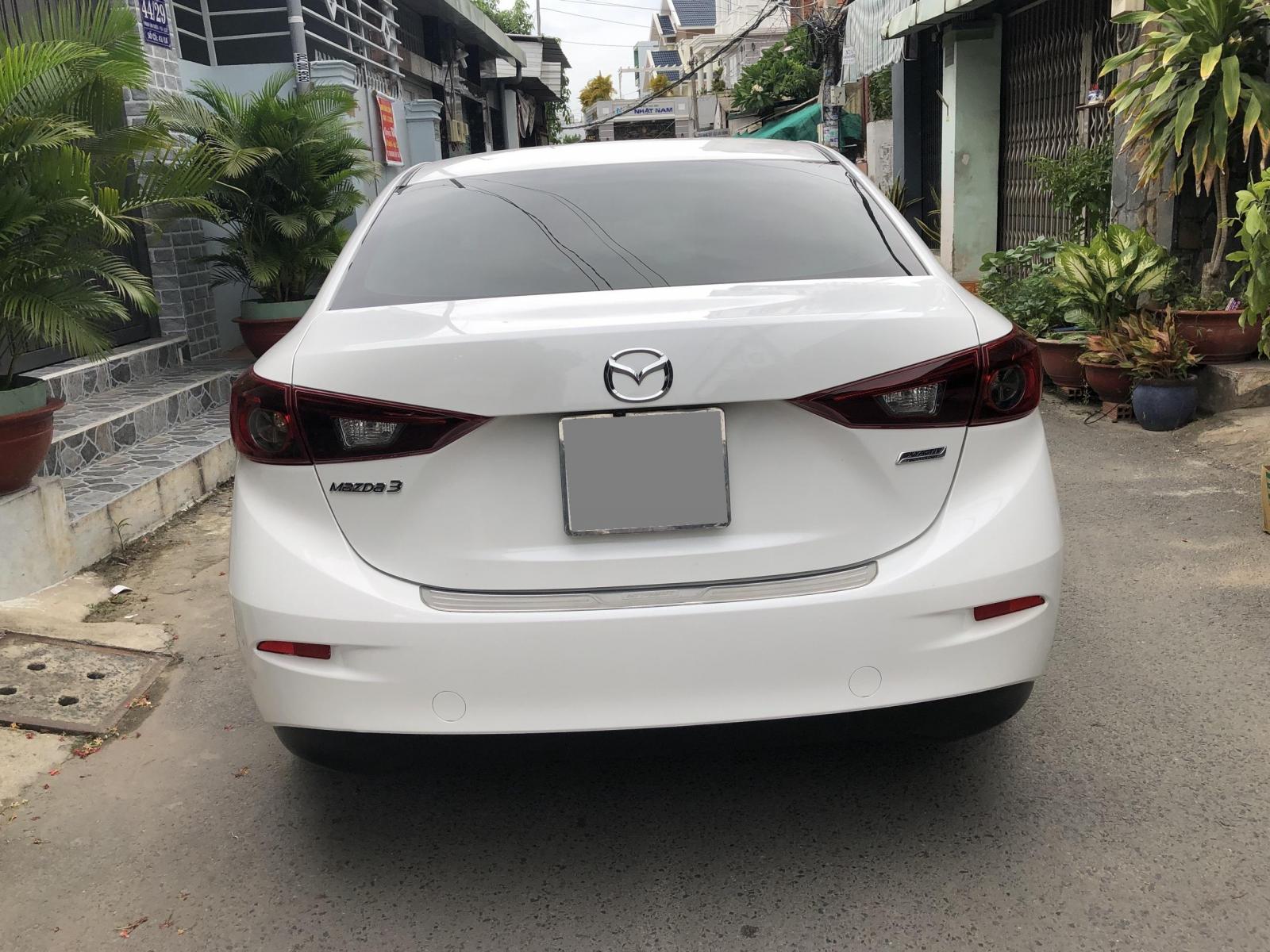 Mazda 3 2018 - Mình bán Mazda 3 tự động 2018, màu trắng, bản full rất ít đi