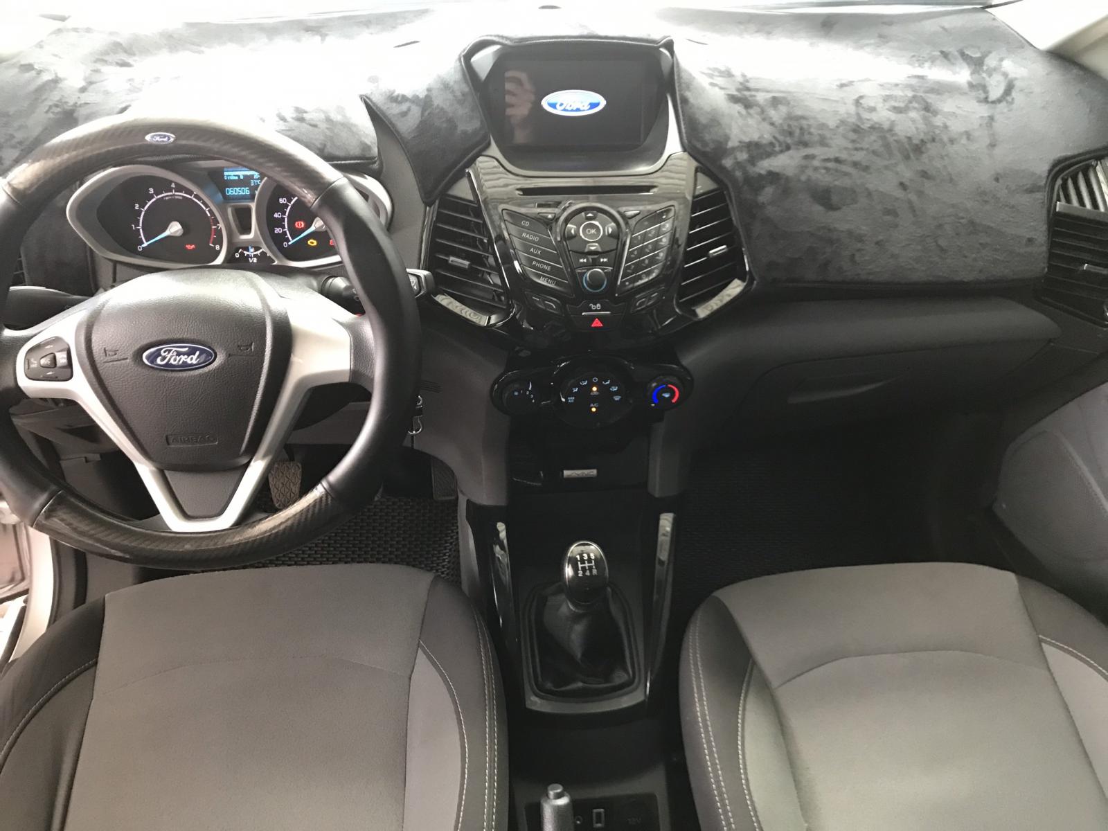 Ford EcoSport 2017 - Bán Ford Ecosport 1.5MT màu bạc, số sàn, sản xuất 2017, biển SG 1 chủ xe đẹp