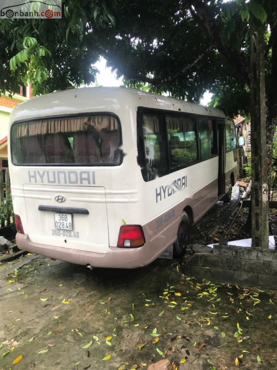 Hyundai County 2004 - Cần bán xe cũ Hyundai County năm 2004, hai màu, 150tr