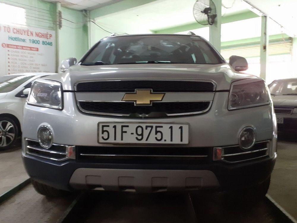 Chevrolet Captiva   Maxx  2010 - Bán Chevrolet Captiva Maxx đời 2010, màu bạc số tự động, giá chỉ 345 triệu