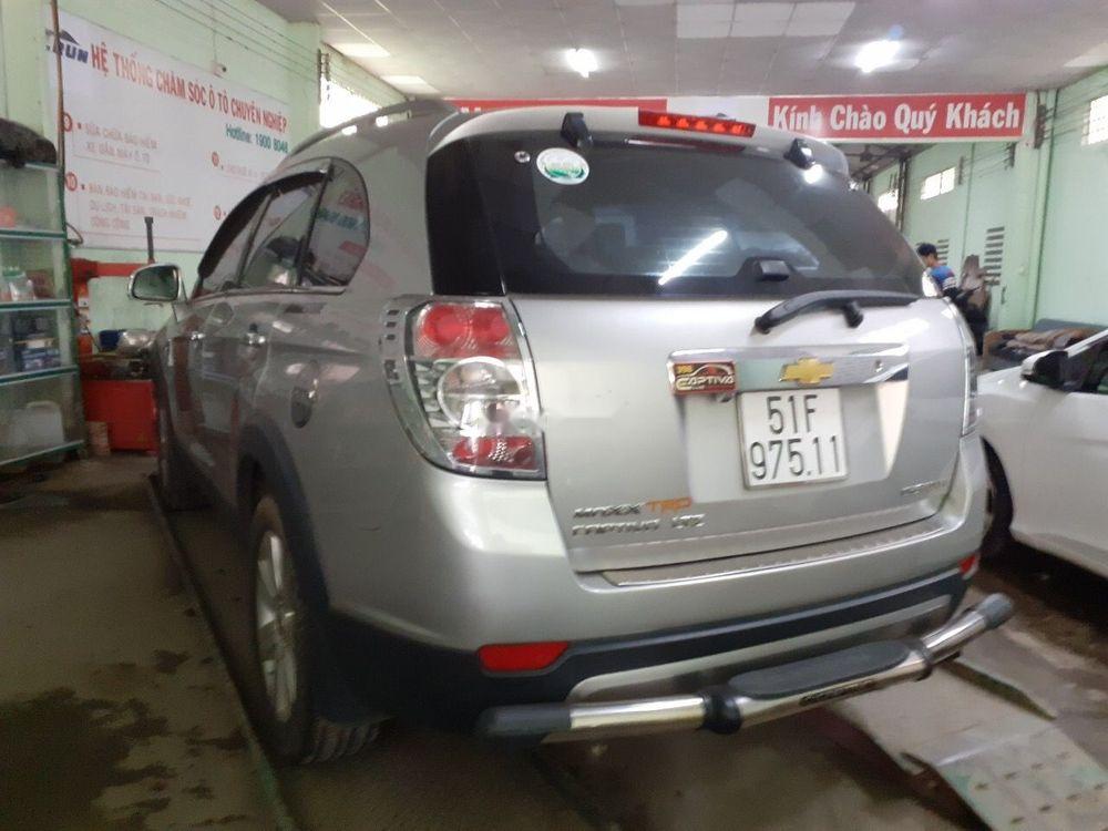 Chevrolet Captiva   Maxx  2010 - Bán Chevrolet Captiva Maxx đời 2010, màu bạc số tự động, giá chỉ 345 triệu