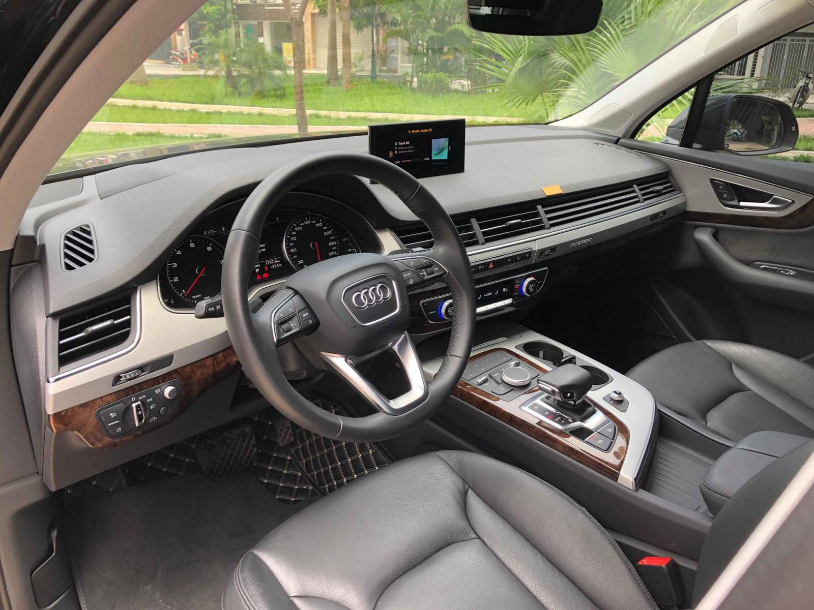 Audi Q7 2017 - Bán xe Audi Q7 đăng ký 2018, màu đen, xe nhập, siêu lướt 7266 km như mới, giá cực rẻ