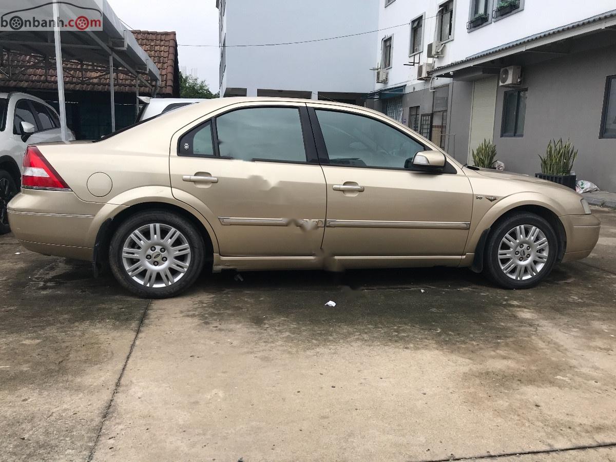 Ford Mondeo 2004 - Bán Ford Mondeo sản xuất 2004, màu vàng, chính chủ