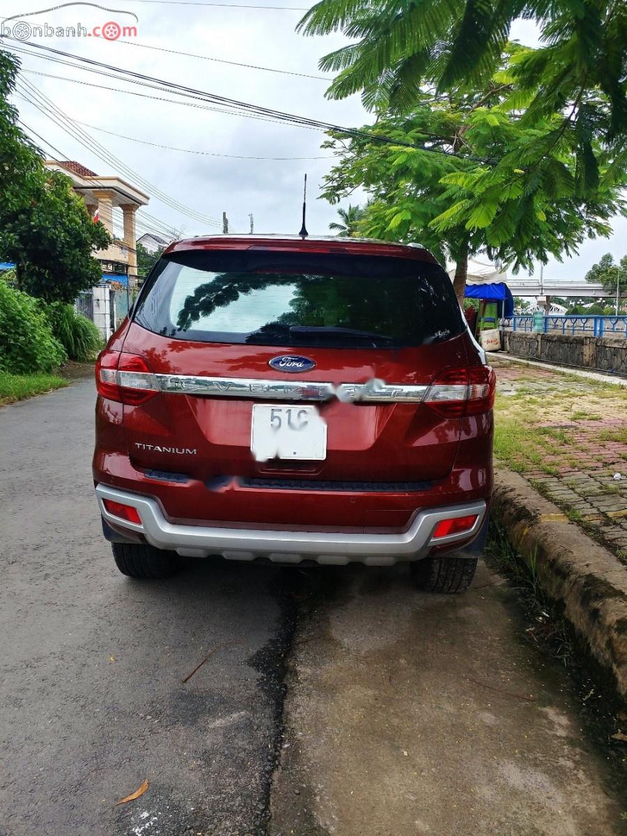 Ford Everest 2017 - Bán Ford Everest Titanium 2.2L 4x2 AT 2017, màu đỏ, nhập khẩu