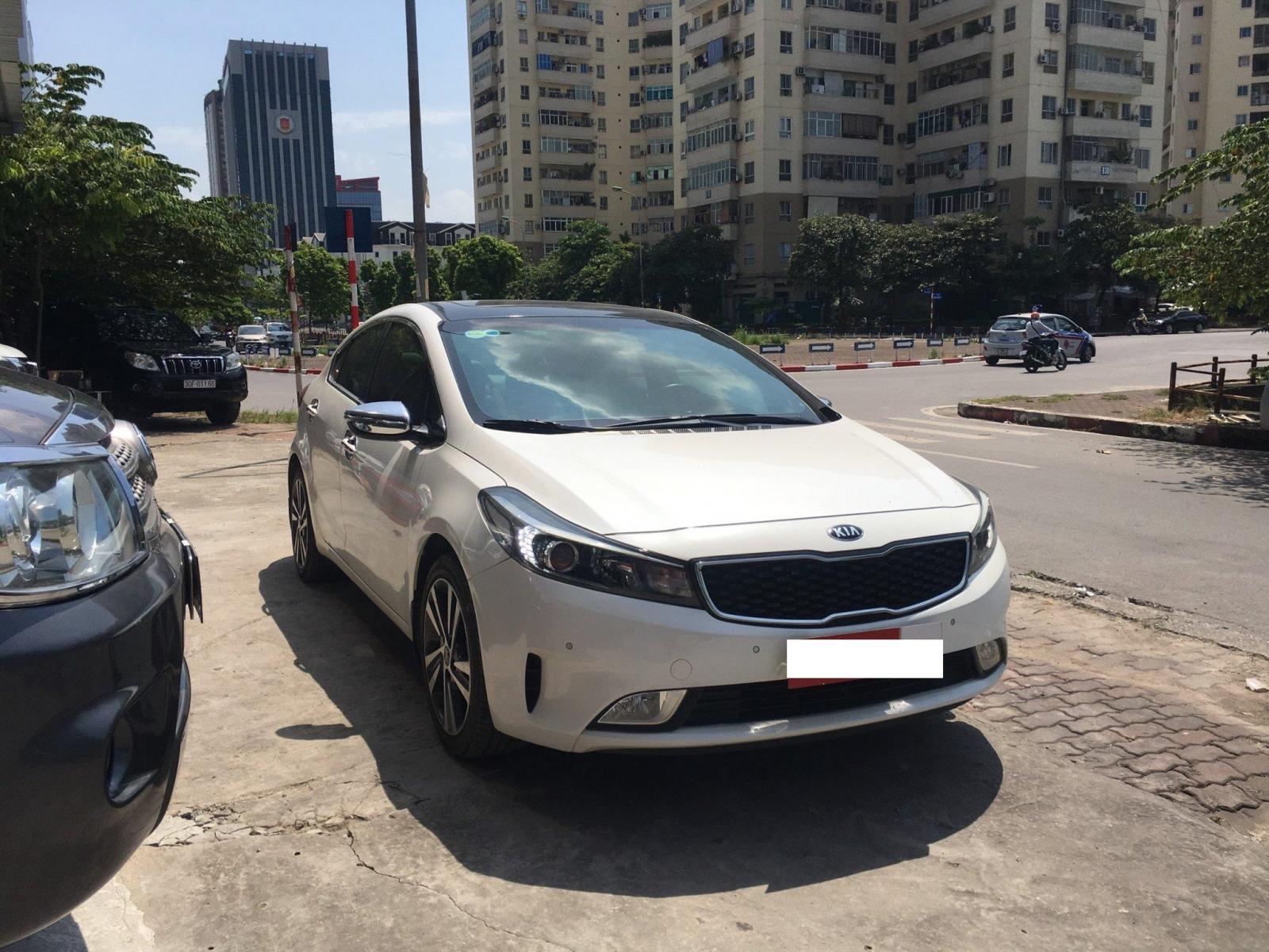 Kia Cerato 2017 - Bán Kia Cerato 2017 siêu lướt, chủ đi cực giữ xe