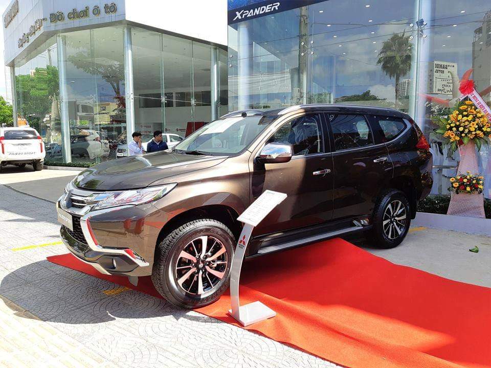 Mitsubishi Pajero Sport MT 2019 - Chỉ cần 300tr khách yêu rinh ngay xe Mitsubishi Pajero Sport MT 2019, màu nâu, nhập khẩu chính hãng