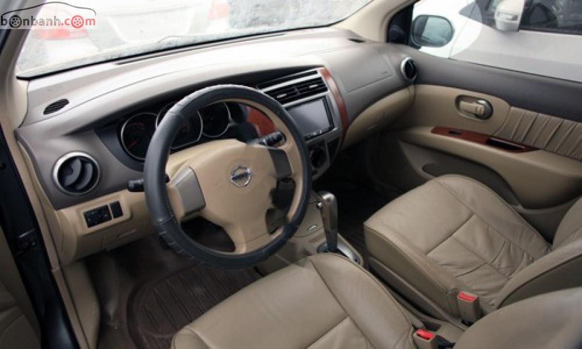 Nissan Grand livina 2010 - Cần bán Nissan Grand livina đời 2010, màu nâu xe gia đình, giá tốt