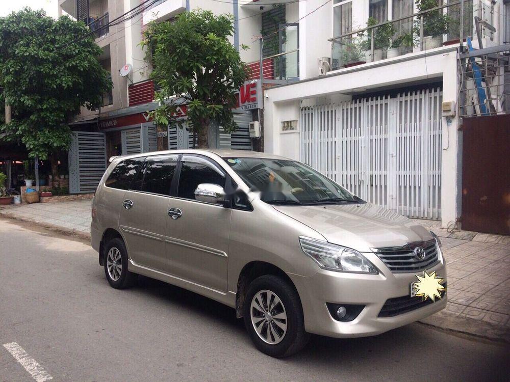 Toyota Innova   2012 - Bán ô tô Toyota Innova MT năm sản xuất 2012 giá tốt